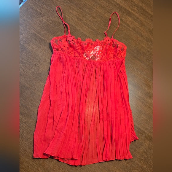 NWT 🏷 Victoria's Secret Dream Angels Dare to Dream Red Lace Pleated Babydoll - Picture 9 of 11